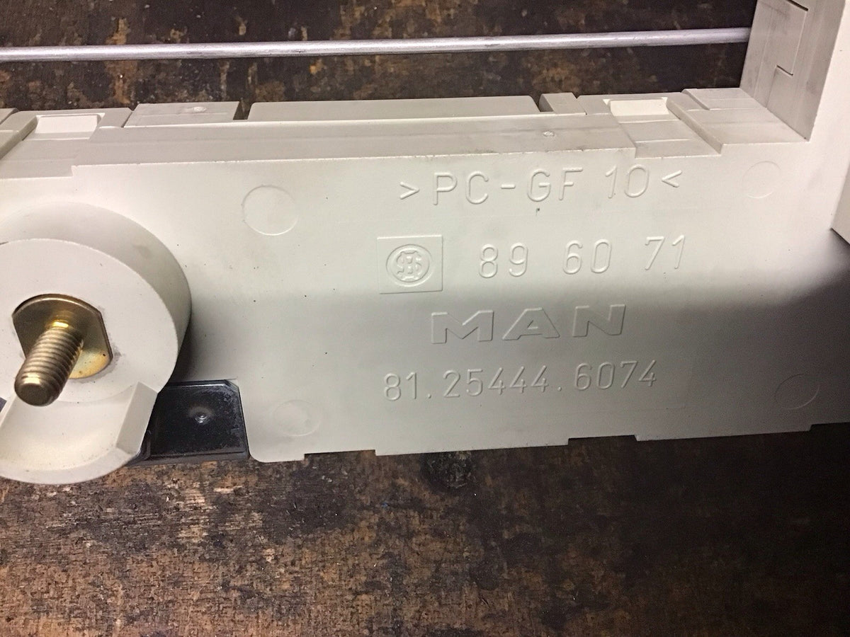 MAN TGX TGS FUSE BOX 81.25444.6074 EURO 6 2015 20207