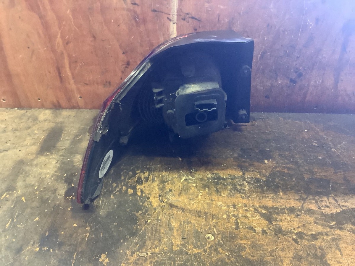 VOLKSWAGEN GOLF MK6 DRIVER'S SIDE O/S OUTER REAR LIGHT TINTED 2009 20124