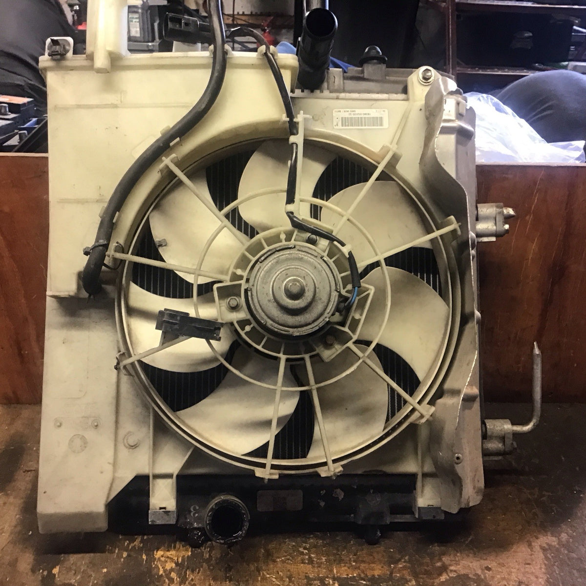 PEUGEOT 107 1.0 PETROL RADIATOR FAN COWLING  16360 0Q020 00 2005 20124