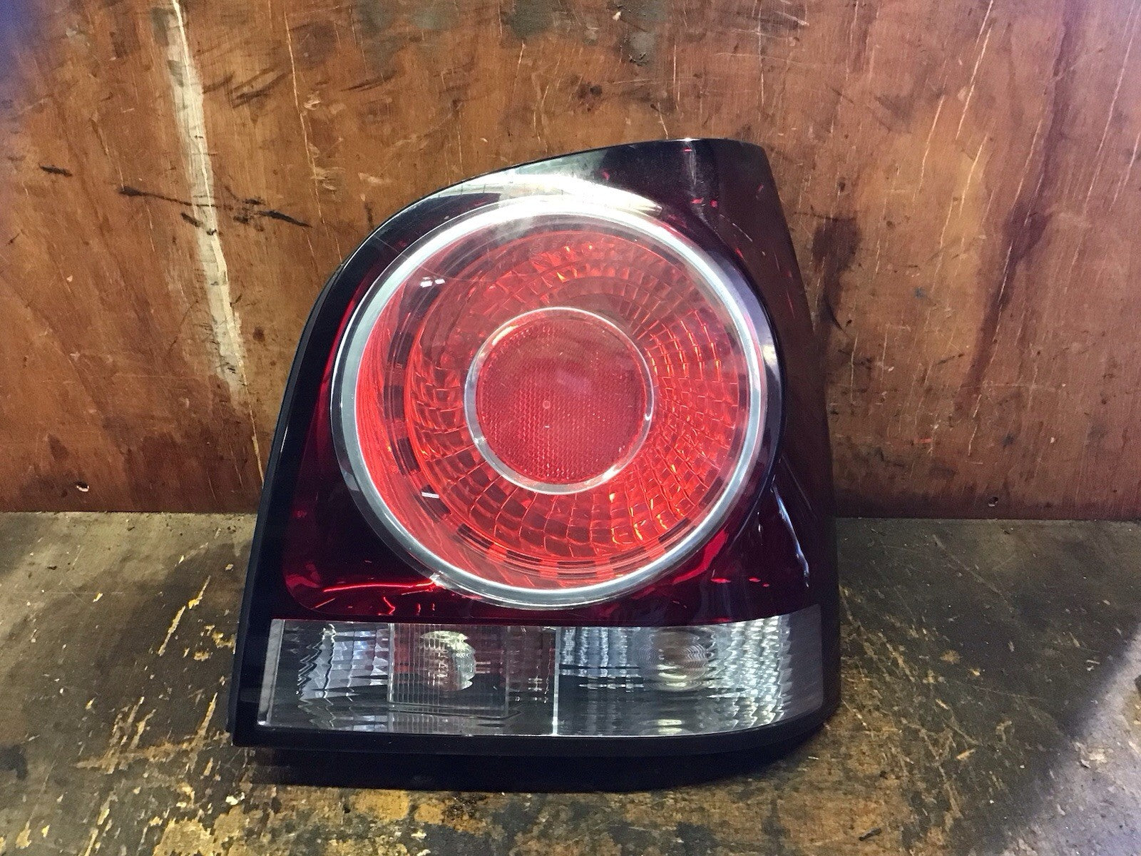 VOLKSWAGEN POLO 9N3 DRIVERS'S SIDE O/S REAR LIGHT REAR LIGHT CLUSTER 2005 20090