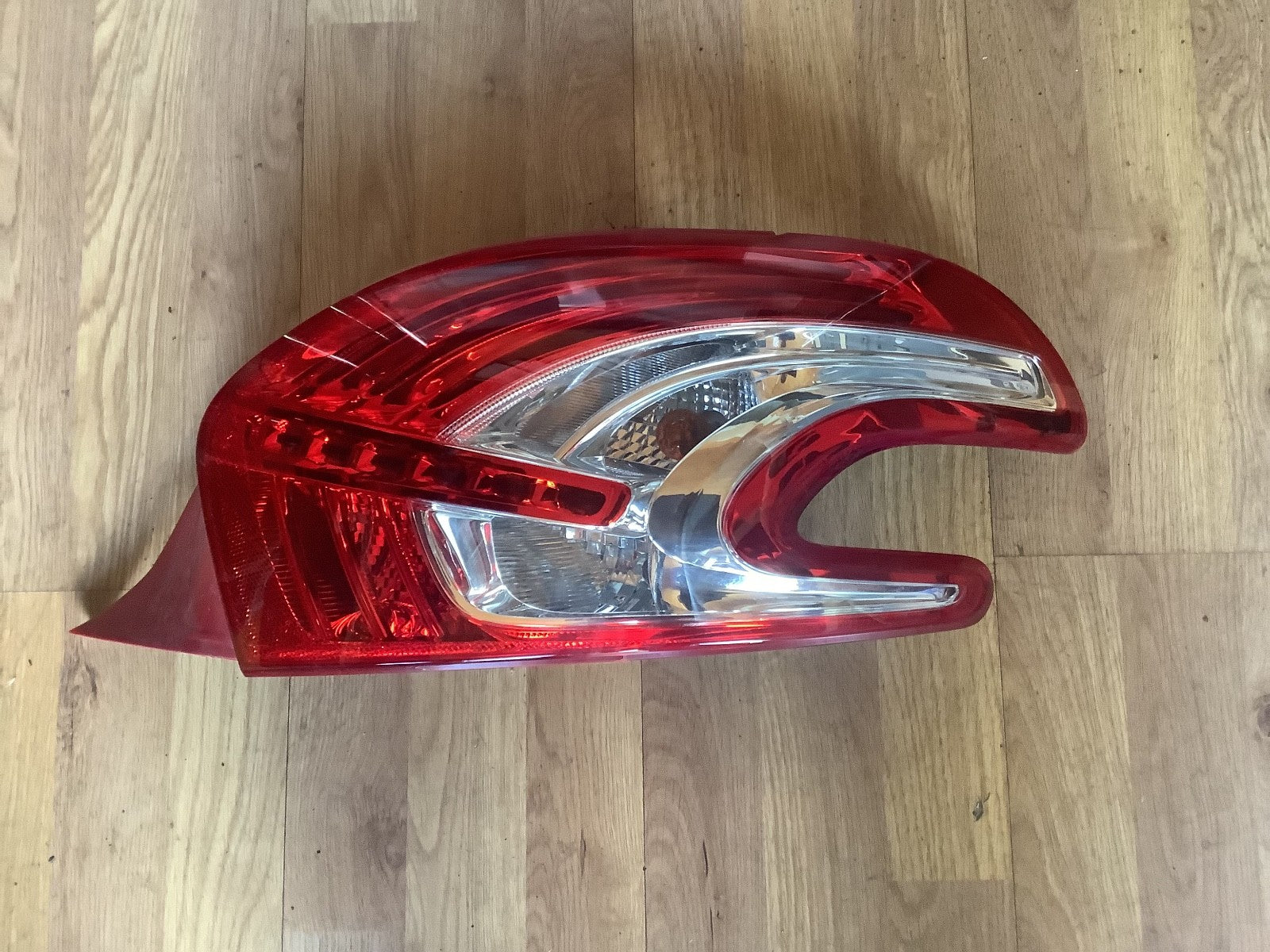 PEUGEOT 208 DRIVER'S SIDE O/S REAR LIGHT 2012 20151