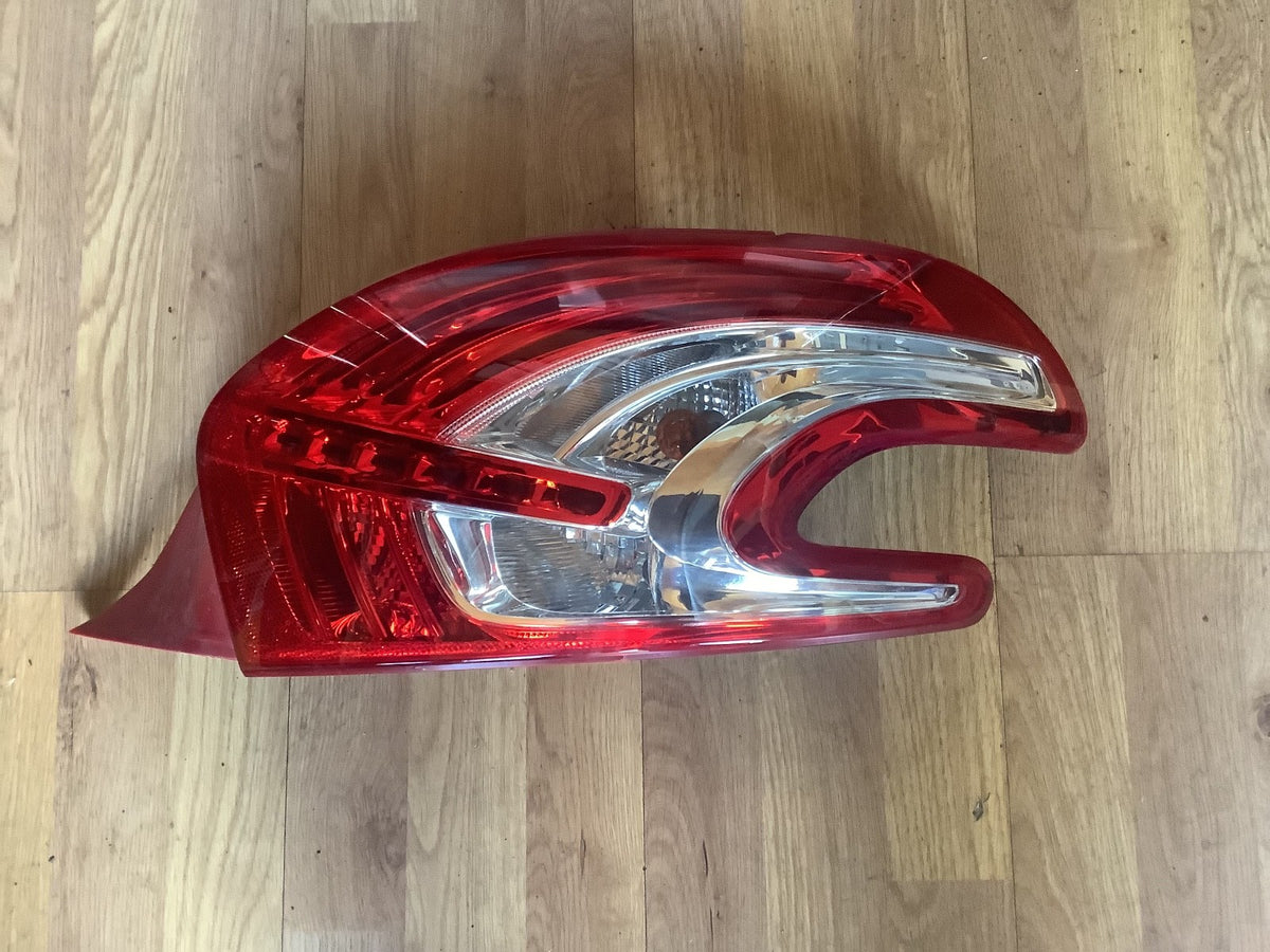 PEUGEOT 208 DRIVER'S SIDE O/S REAR LIGHT 2012 20151