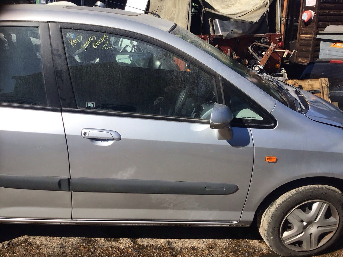 HONDA JAZZ MK2 DRIVER'S SIDE FRONT DOOR SATIN SILVER METALLIC NH623M 2002 20082