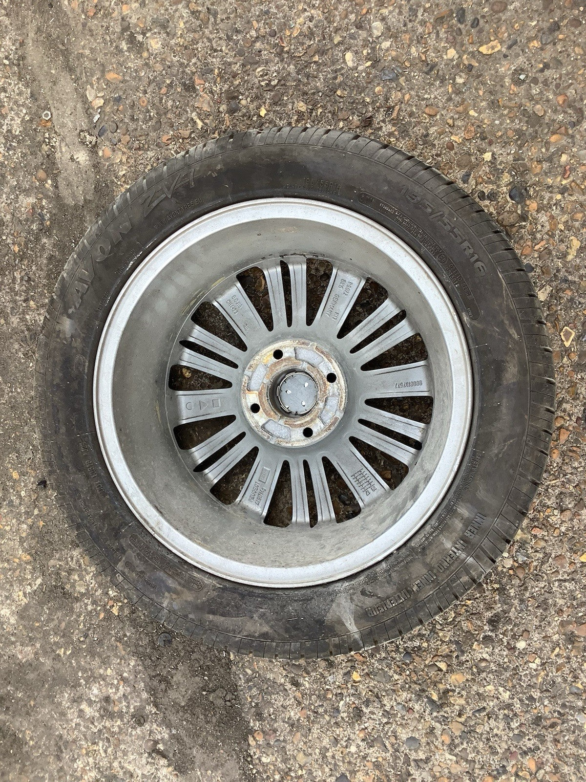 PEUGEOT 208 ALLOY WHEEL 16'' 9808137577 TYRE 195X55X15 2012 20195