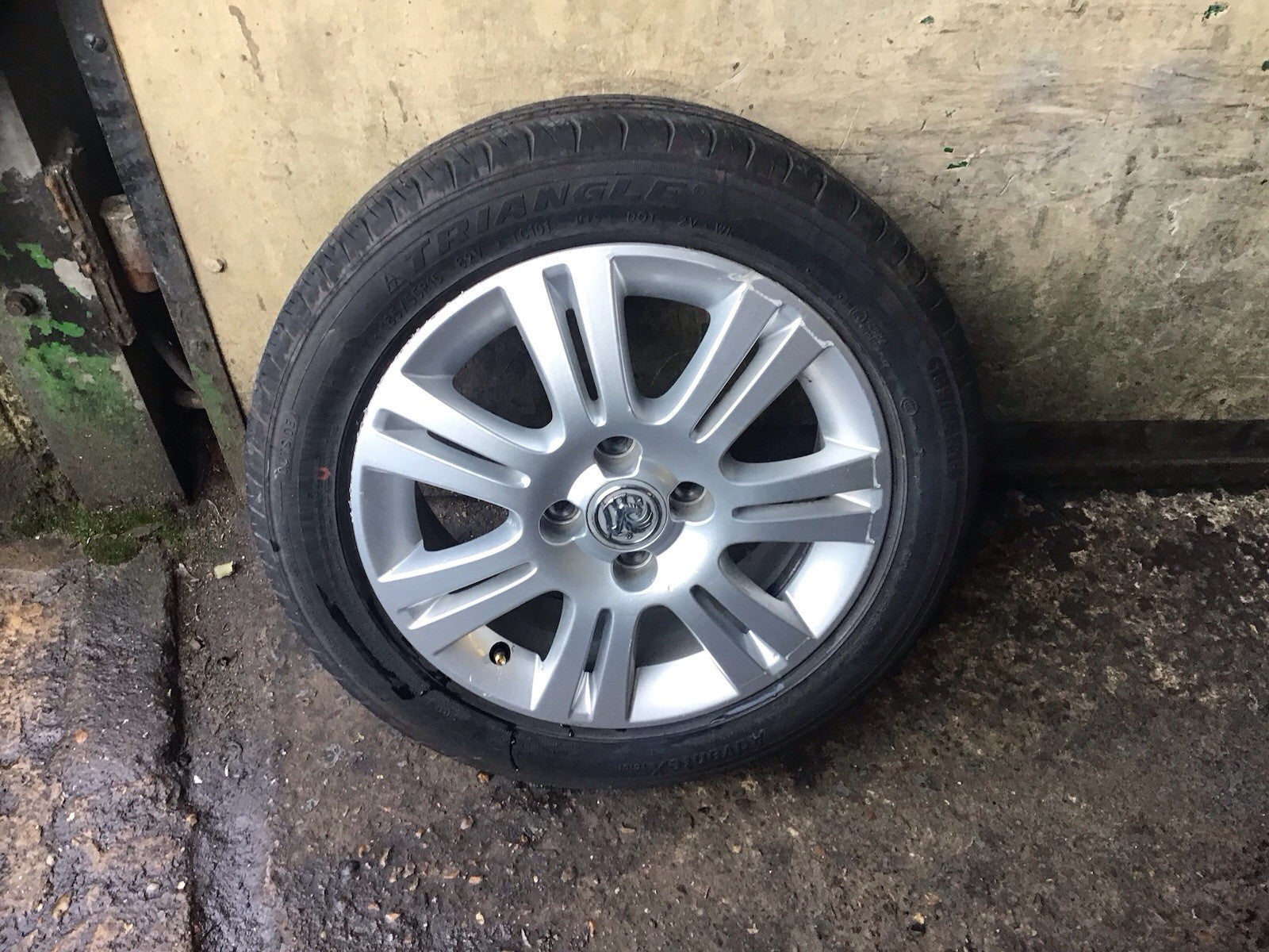 VAUXHALL CORSA C ALLOY WHEEL 15'' TYRE 185X55X15 13226744 2006 20140