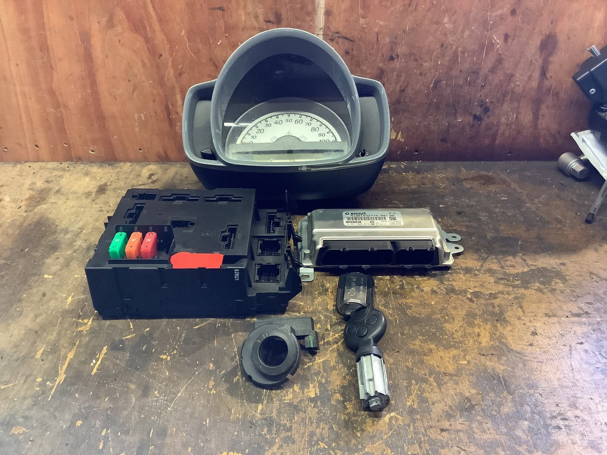 SMART FORTWO 1.0 PETROL ENGINE ECU KIT A1321532779 2008 20140