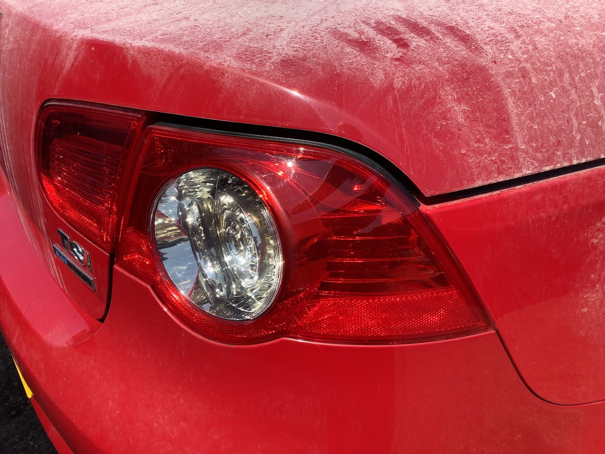 VOLKSWAGEN EOS DRIVER'S SIDE O/S OUTER REAR LIGHT 2007 20142