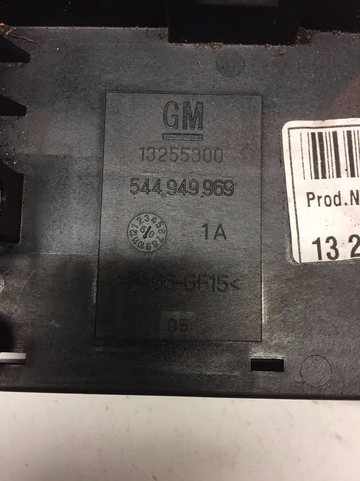VAUXHALL/OPEL INSIGNIA UNDER BONNET FUSE BOX 2.0 DIESEL GM 13255300 A20DTE1