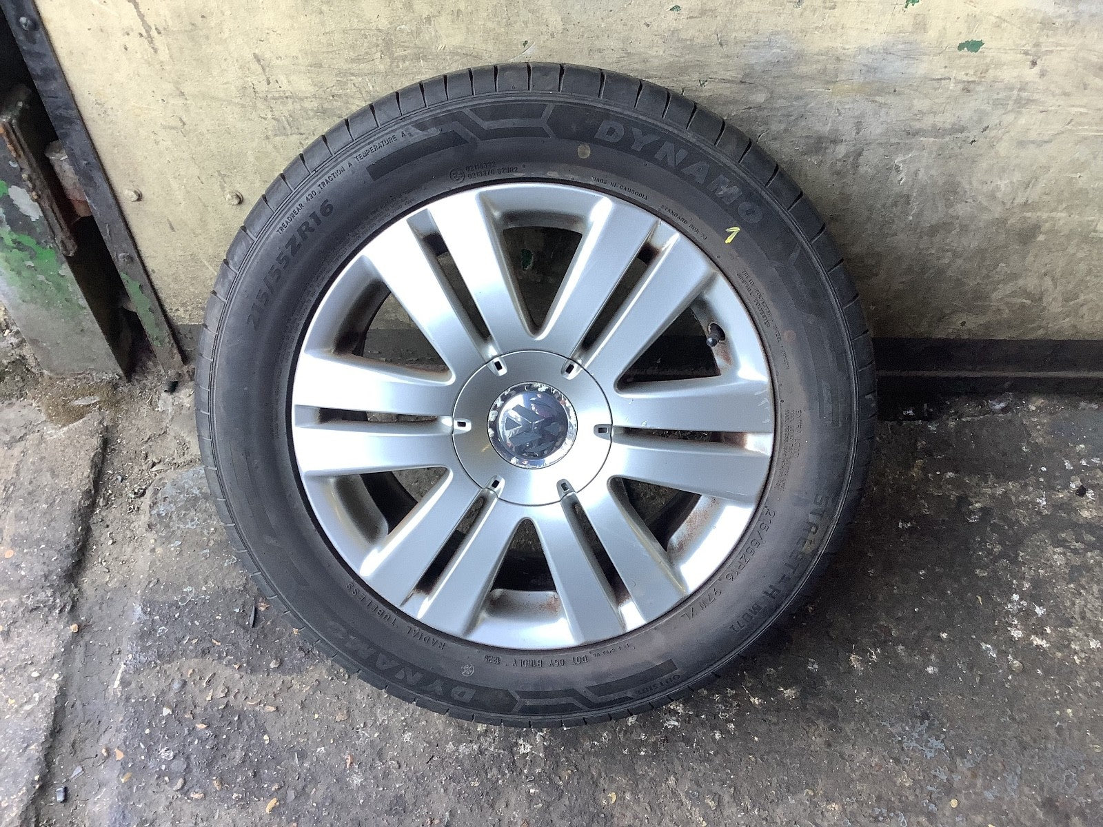 VOLKSWAGEN EOS ALLOY WHEEL 16" 3G0601025AF WITH TYRE 215X55X16 2007 20140