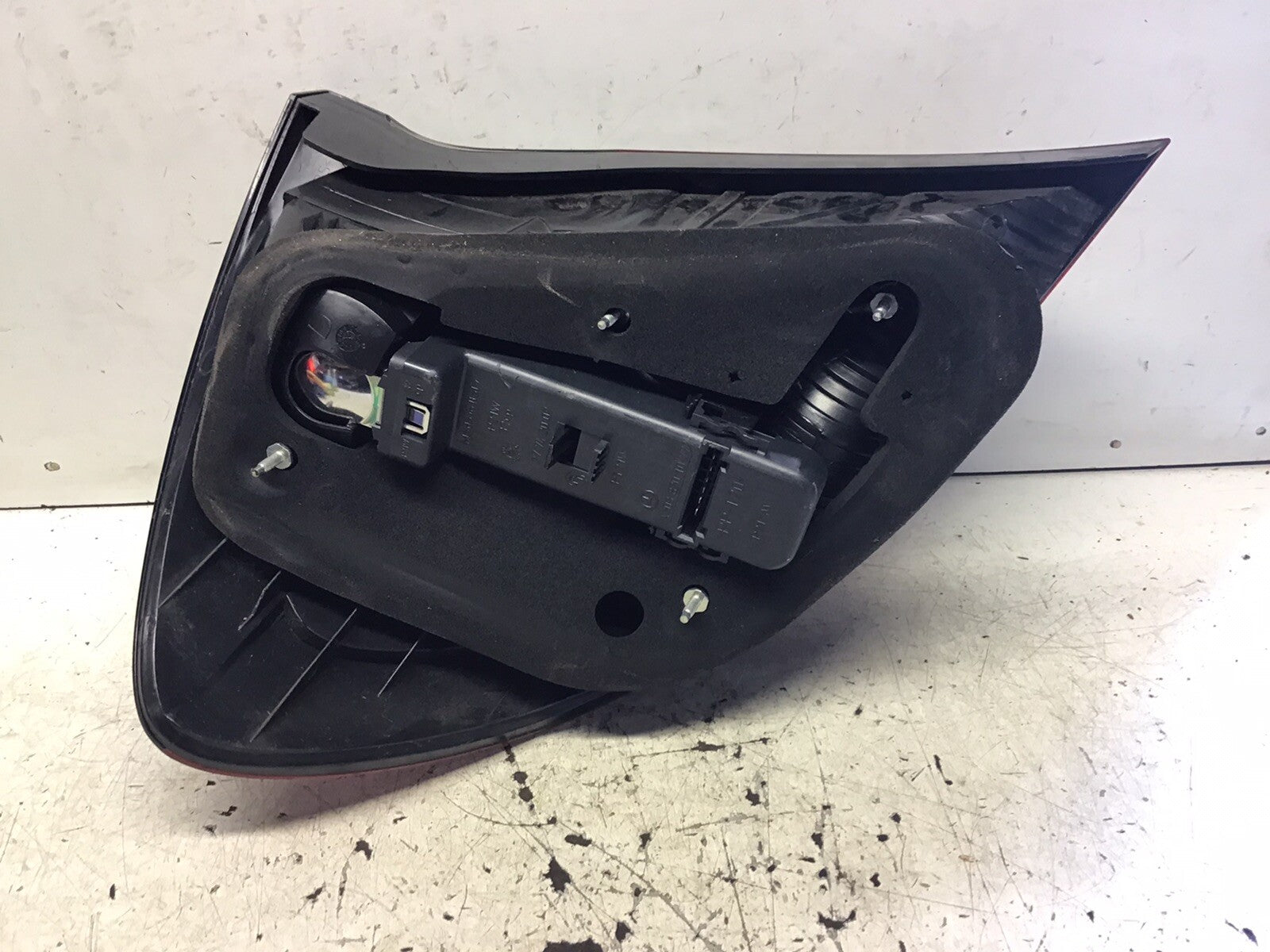 MERCEDES W203 COMPACT DRIVERS SIDE REAR LIGHT 2002 2008 1