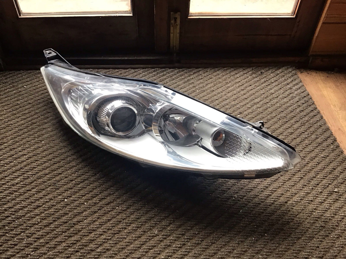 FORD FIESTA MK7 HEADLIGHT DRIVERS SIDE O/S 8A61 13W029 DG 2008 20127