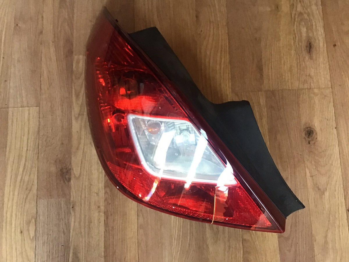 VAUXHALL CORSA D PASSENGER'S SIDE N/S REAR LIGHT 13269050 2007 20140