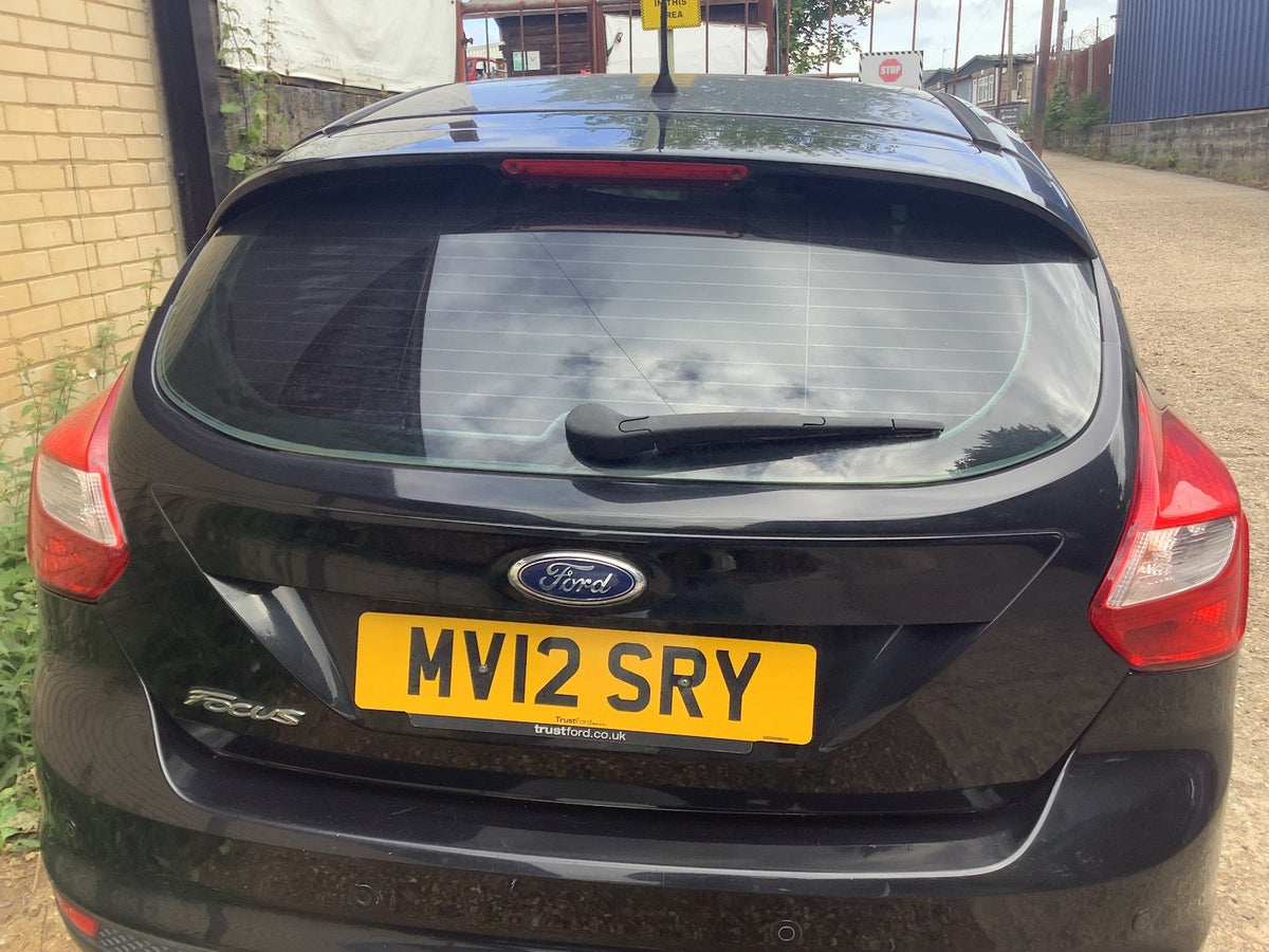 FORD FOCUS MK3 TAILGATE  PANTHER BLACK  METALLIC  5 DOOR HATCHBACK 2011 20184