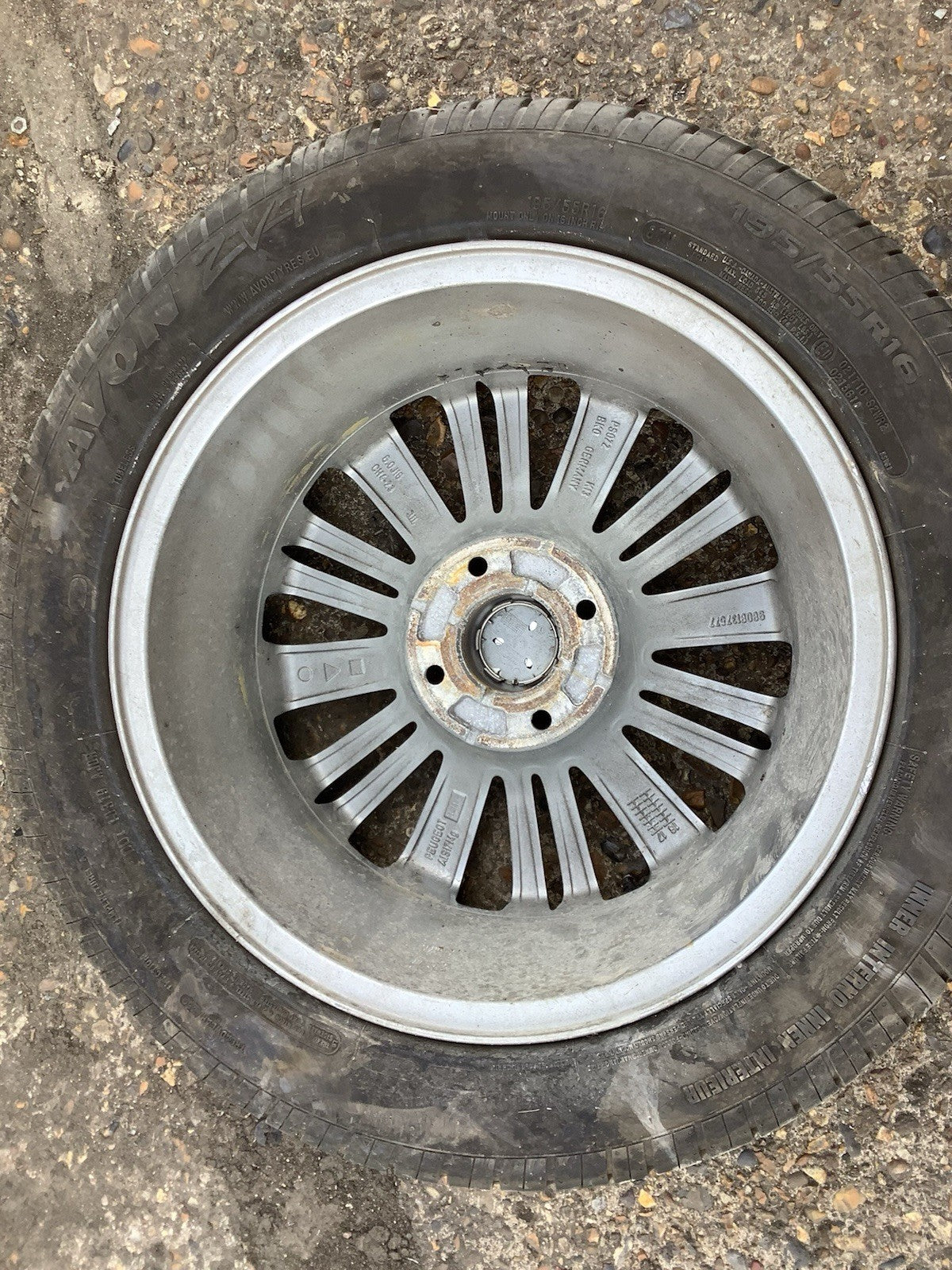 PEUGEOT 208 ALLOY WHEEL 16'' 9808137577 TYRE 195X55X15 2012 20197