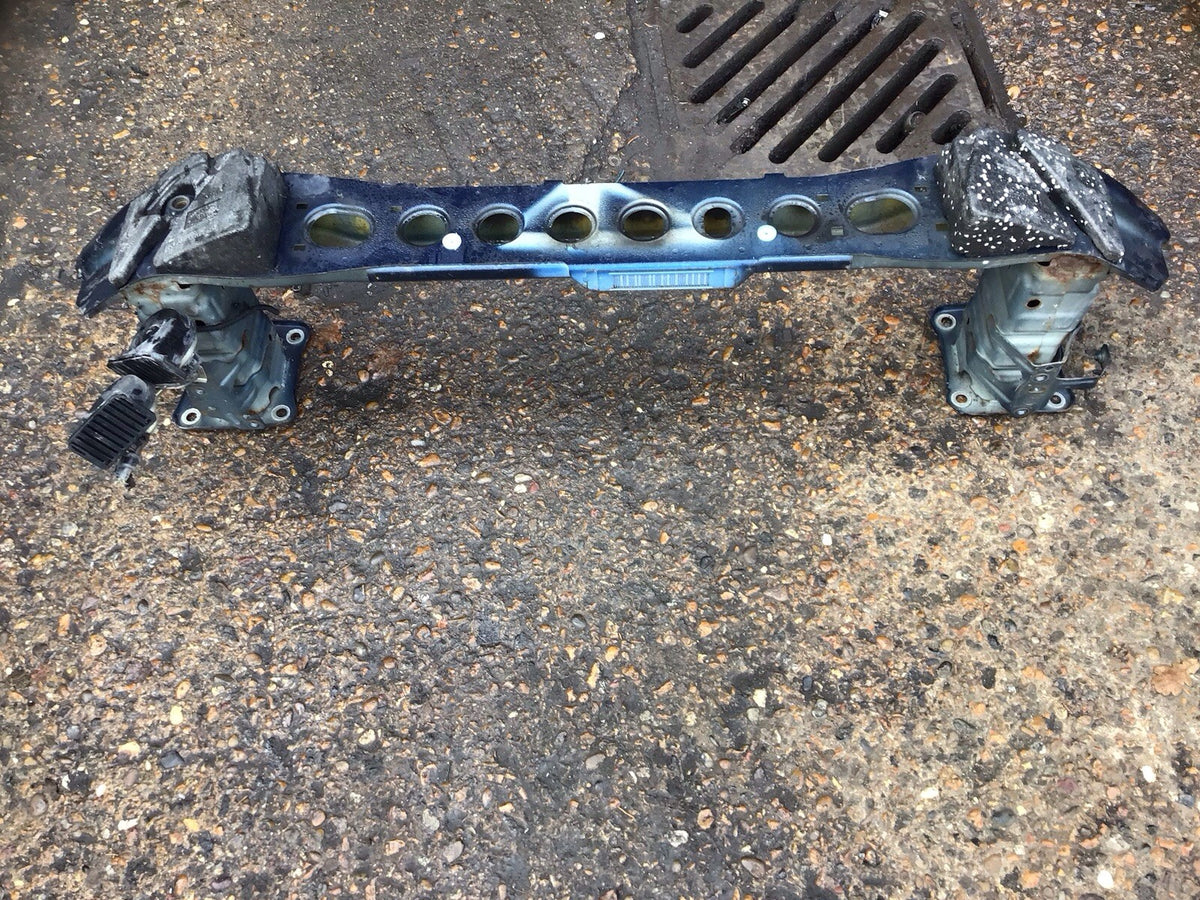 FORD FOCUS MK3 FRONT BUMPER SUPPORT BAR CRASH BAR 2011 20142
