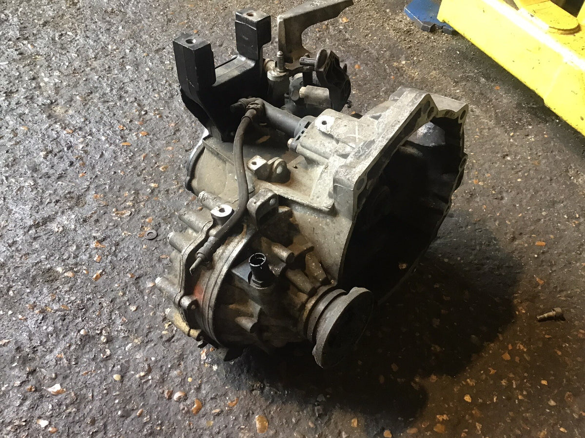 VOLKSWAGEN POLO 1.2 TDI DIESEL GEARBOX  MANUAL 5 SPEED CODE MZK 2010 20156