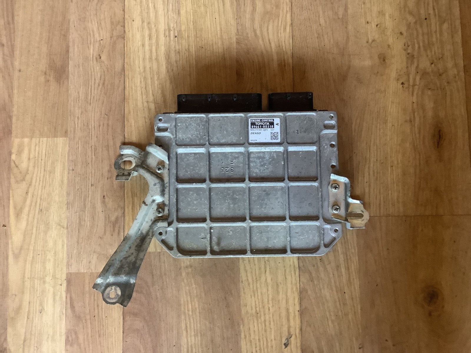 TOYOTA YARIS MK2 1.3 PETROL ENGINE CONTROL ECU 89661 0D310 2007 20110