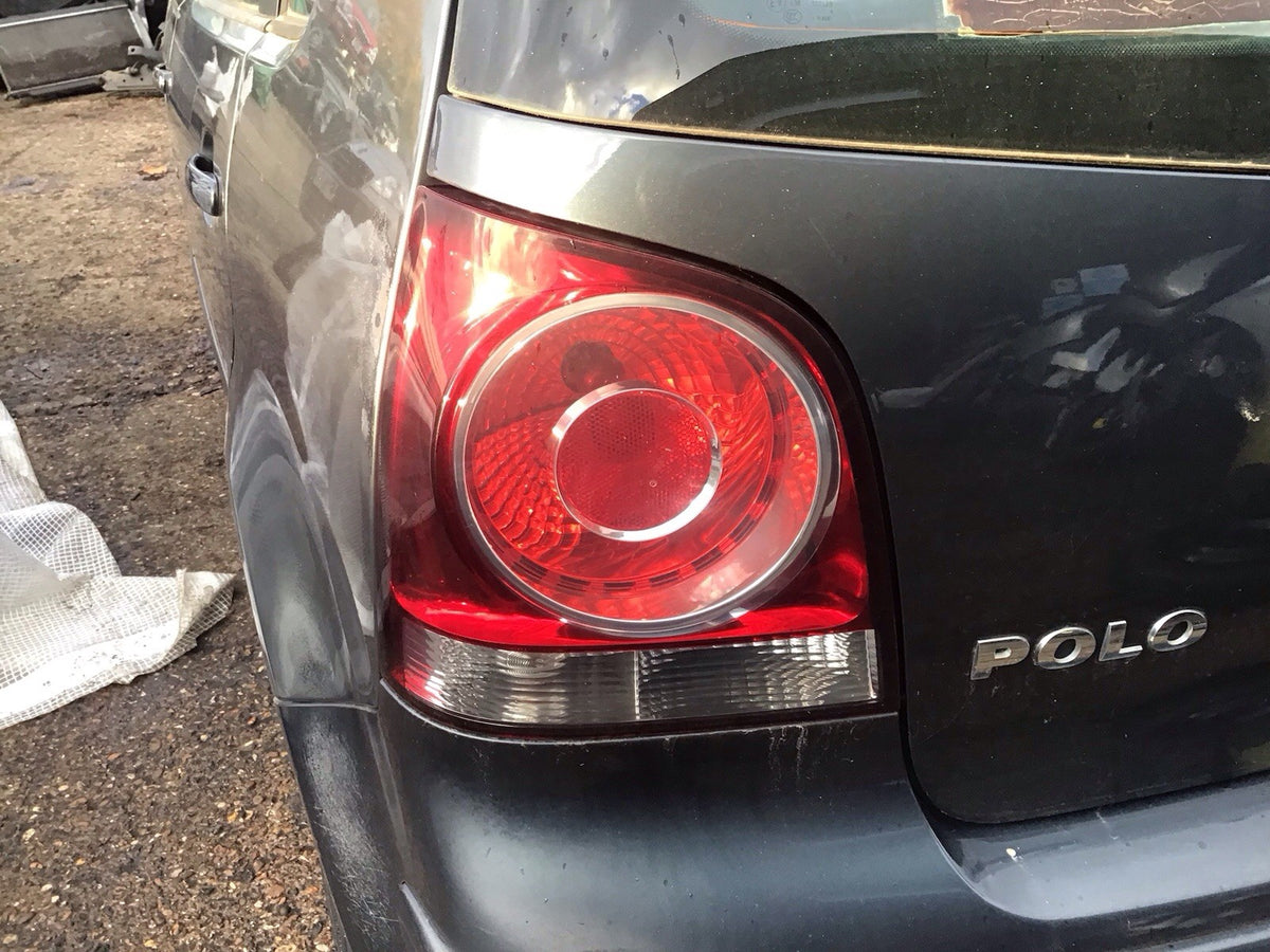 VOLKSWAGEN POLO 9N3 PASSENGER'S SIDE N/S REAR LIGHT REAR LIGHT CLUSTER 2005 20095