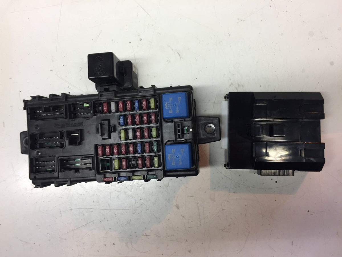 HYUNDAI SANTA FE 2.4 GENERAL MODULE COMFORT RELAY FUSE BOX 95400 26511 2001 20063