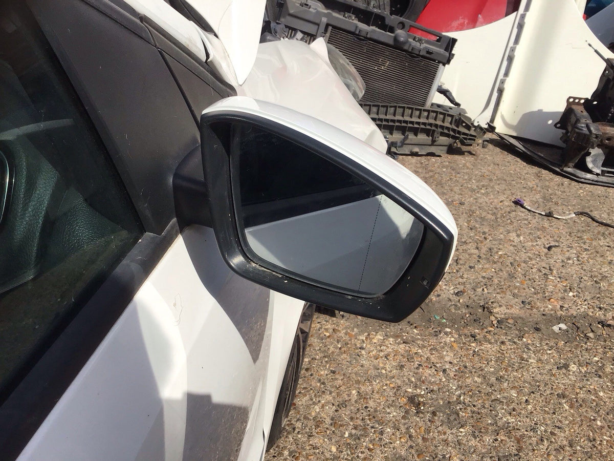 VOLKSWAGEN POLO 6R DRIVERS'S SIDE MIRROR CANDY WHITE LB9A  2009 20173