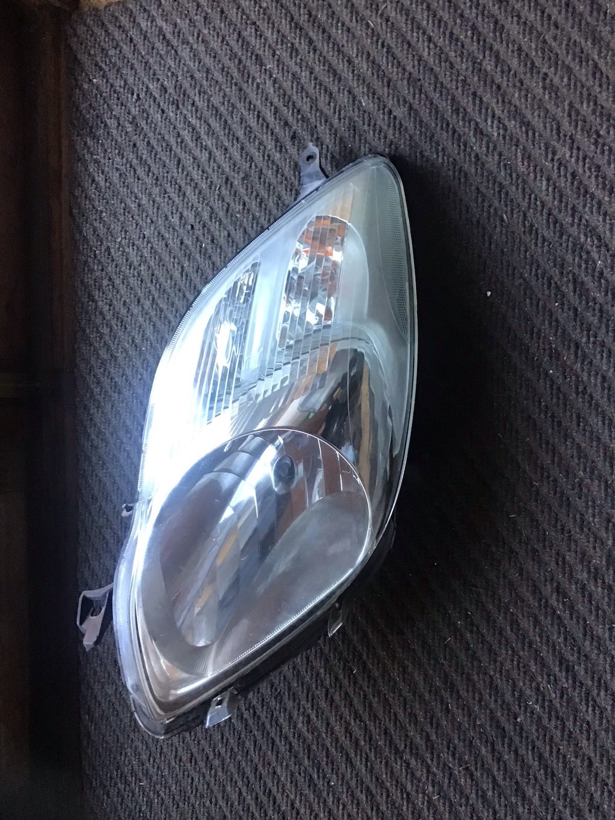 TOYOTA YARIS MK2 PASSENGER'S SIDE N/S HEADLIGHT 81170 0D340 2008 20123