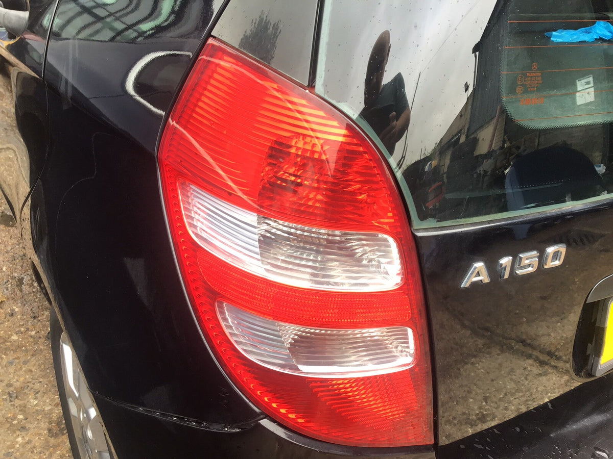 MERCEDES A CLASS W169 PASSENGER SIDE N/S REAR LIGHT CLUSTER 2005 20085