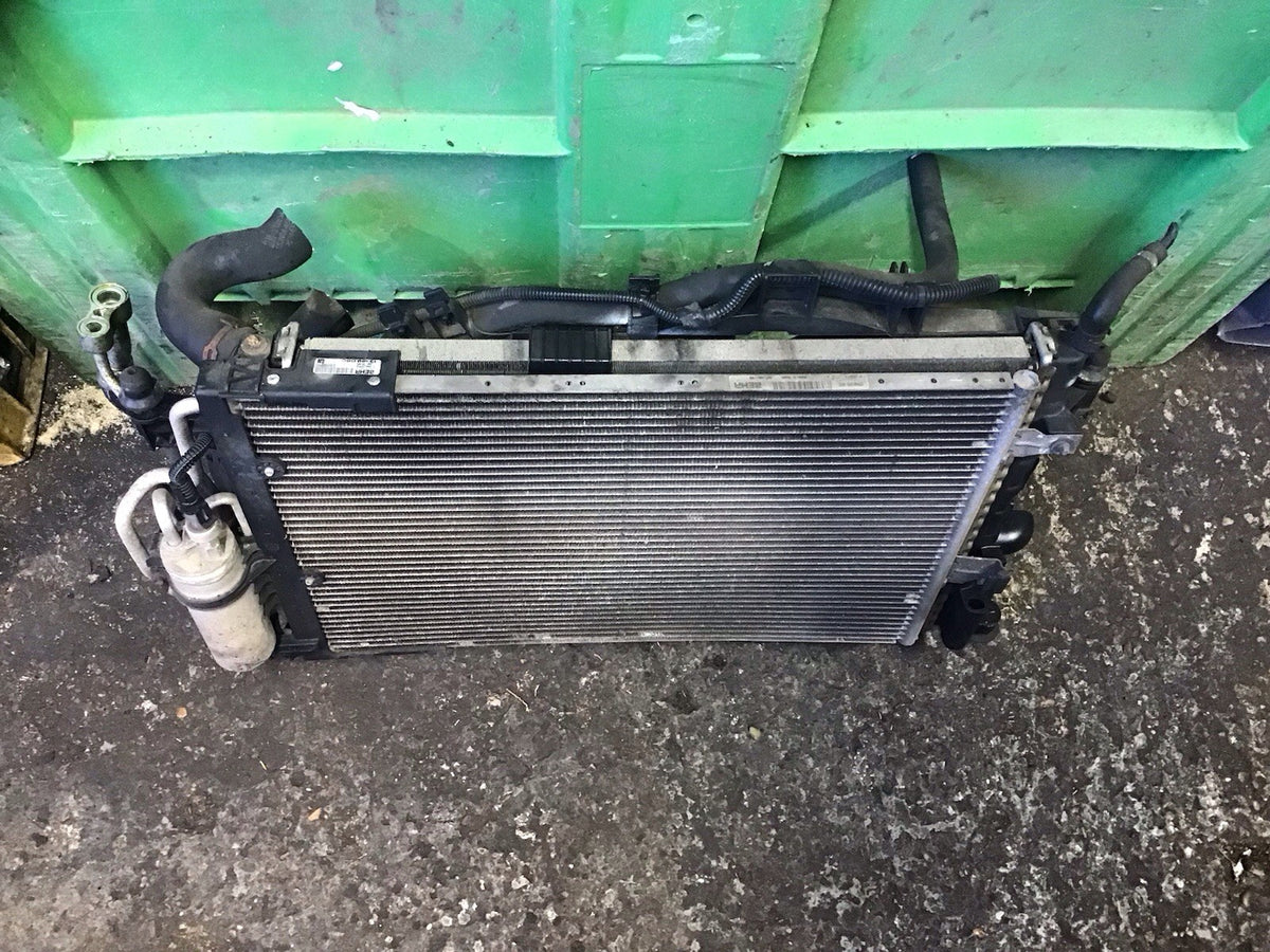 VAUXHALL CORSA C 1.0L  PETROL RADIATOR FAN COWLING 13189080 2001 20068