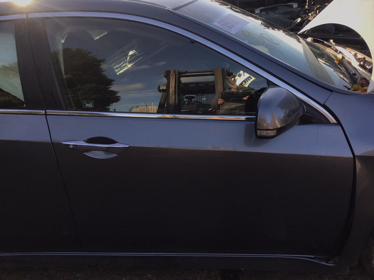 HONDA ACCORD MK8 DRIVER'S SIDE O/S FRONT DOOR POLISHED METAL NH737M 2008 153
