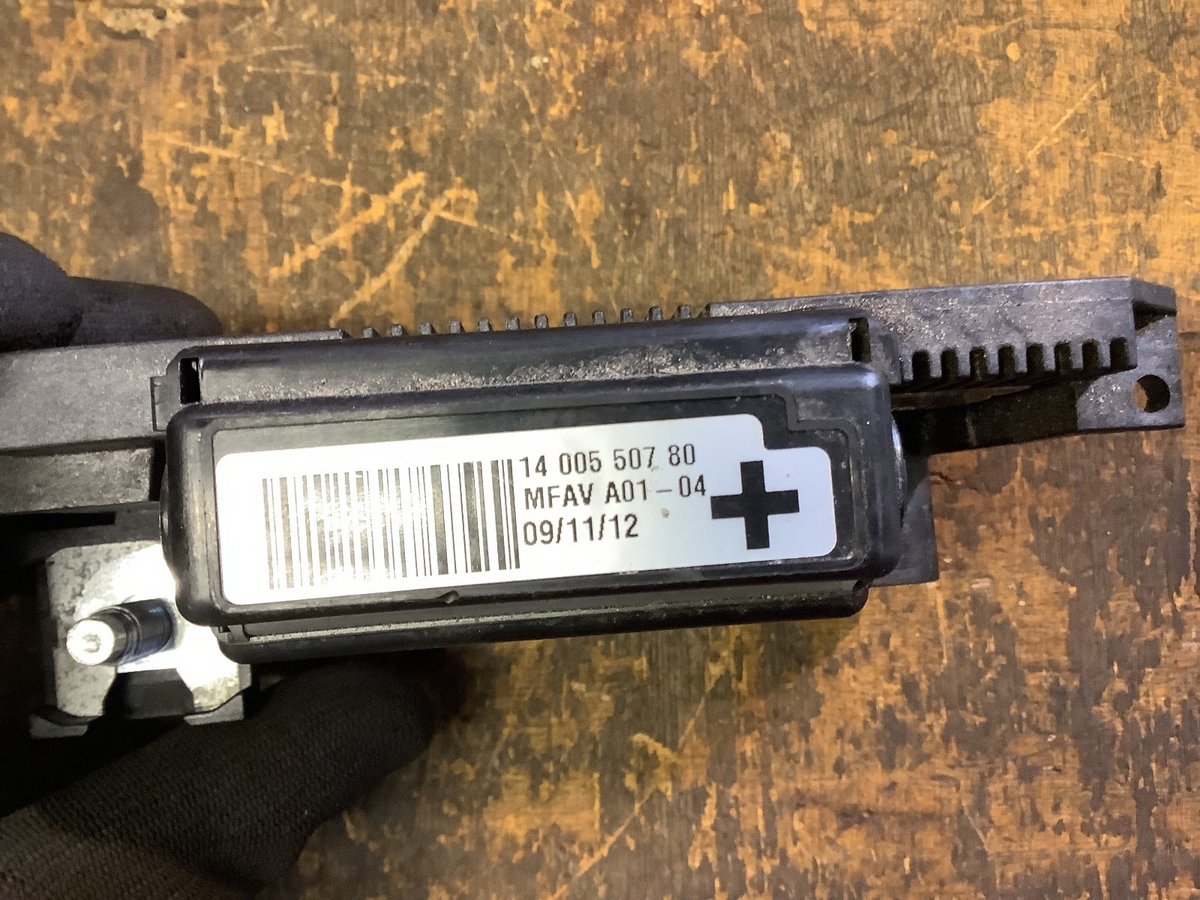 PEUGEOT EXPERT MK2 BATTERY FUSE BOX 1400550780 2008 20162