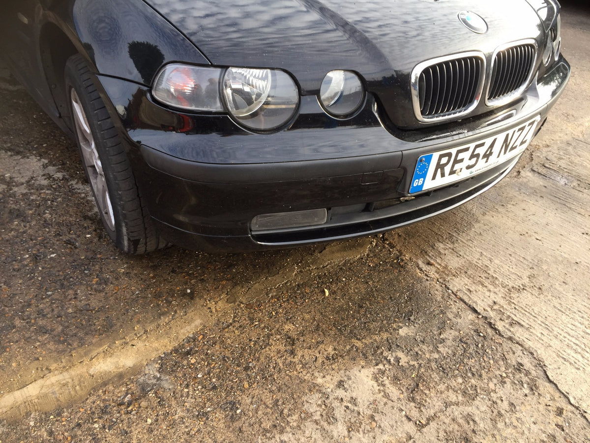 E46 BMW 318 TI  FRONT BUMPER IN BLACK PAINT CODE SCHWARZ 2 ( 668 )1