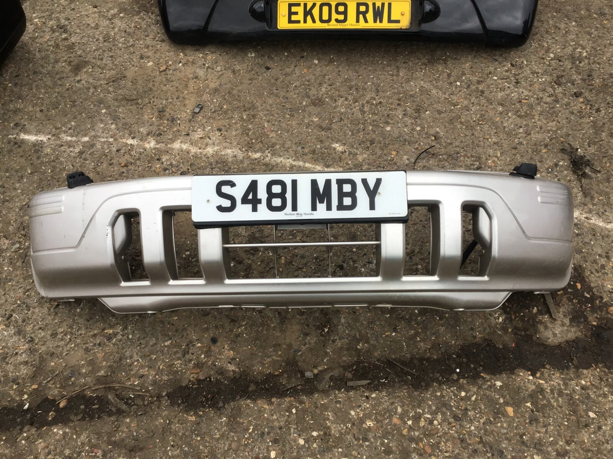 HONDA CR V MK1 FRONT BUMPER IN SILVER 1995 20013