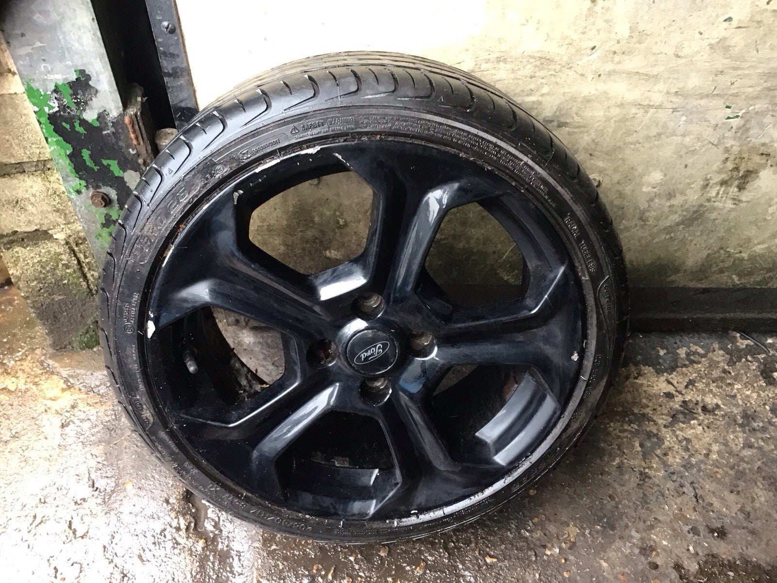 FORD FIESTA  ST BLACK ALLOY WHEEL AND TYRE 17" C1BC TBFC0