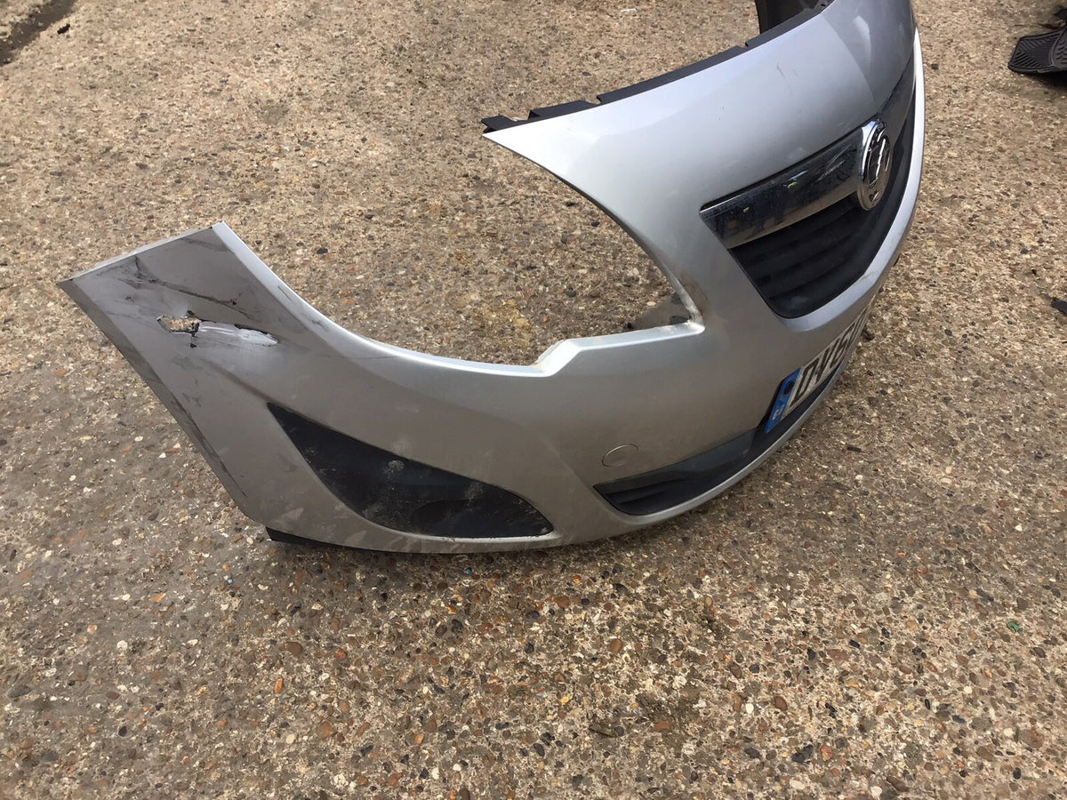 VAUXHALL MERIVA B FRONT BUMPER SILVER DAMAGED 2010 20176