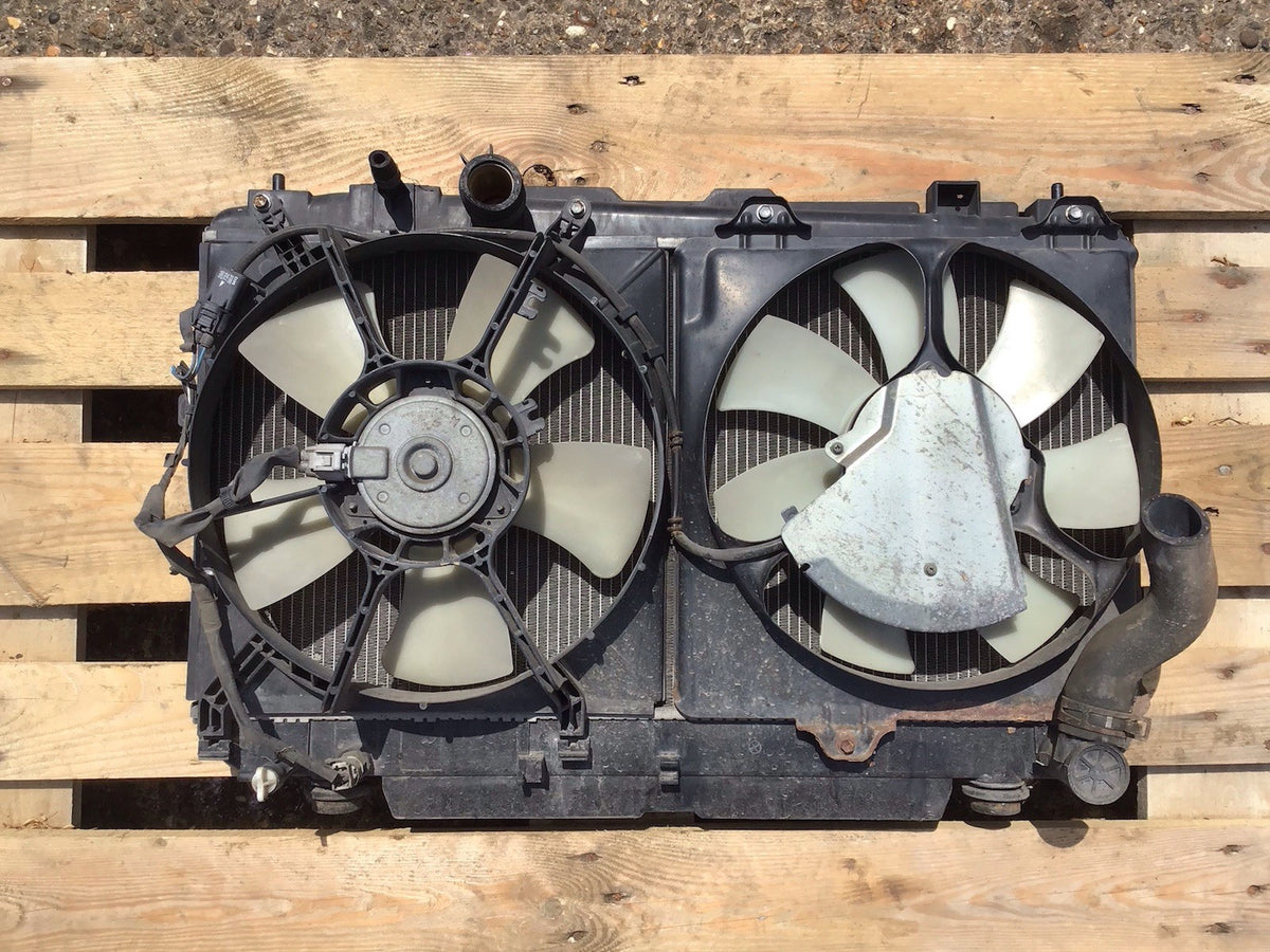TOYOTA RAV4 D4D DIESEL MANUAL RADIATOR FAN COWLING 2002 20061