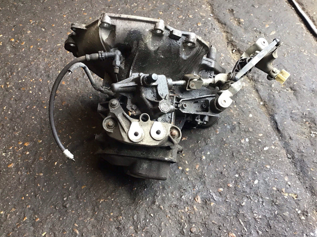 VAUXHALL CORSA C 1.2 PETROL GEARBOX  5 SPEED MANUAL F13C394 2001 20067