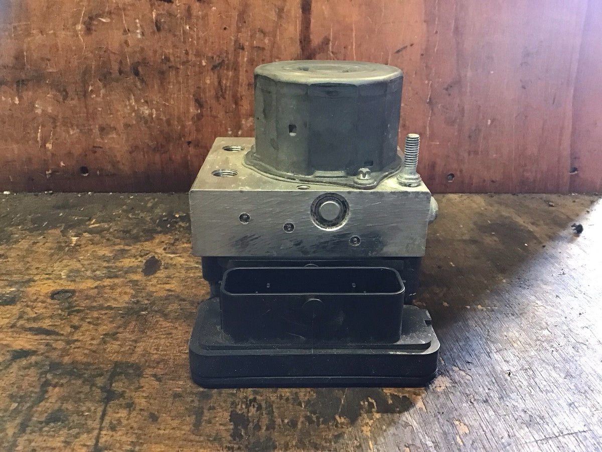VAUXHALL ADAM ABS PUMP MODULE 39002551 AYG 2695339 2013 20196