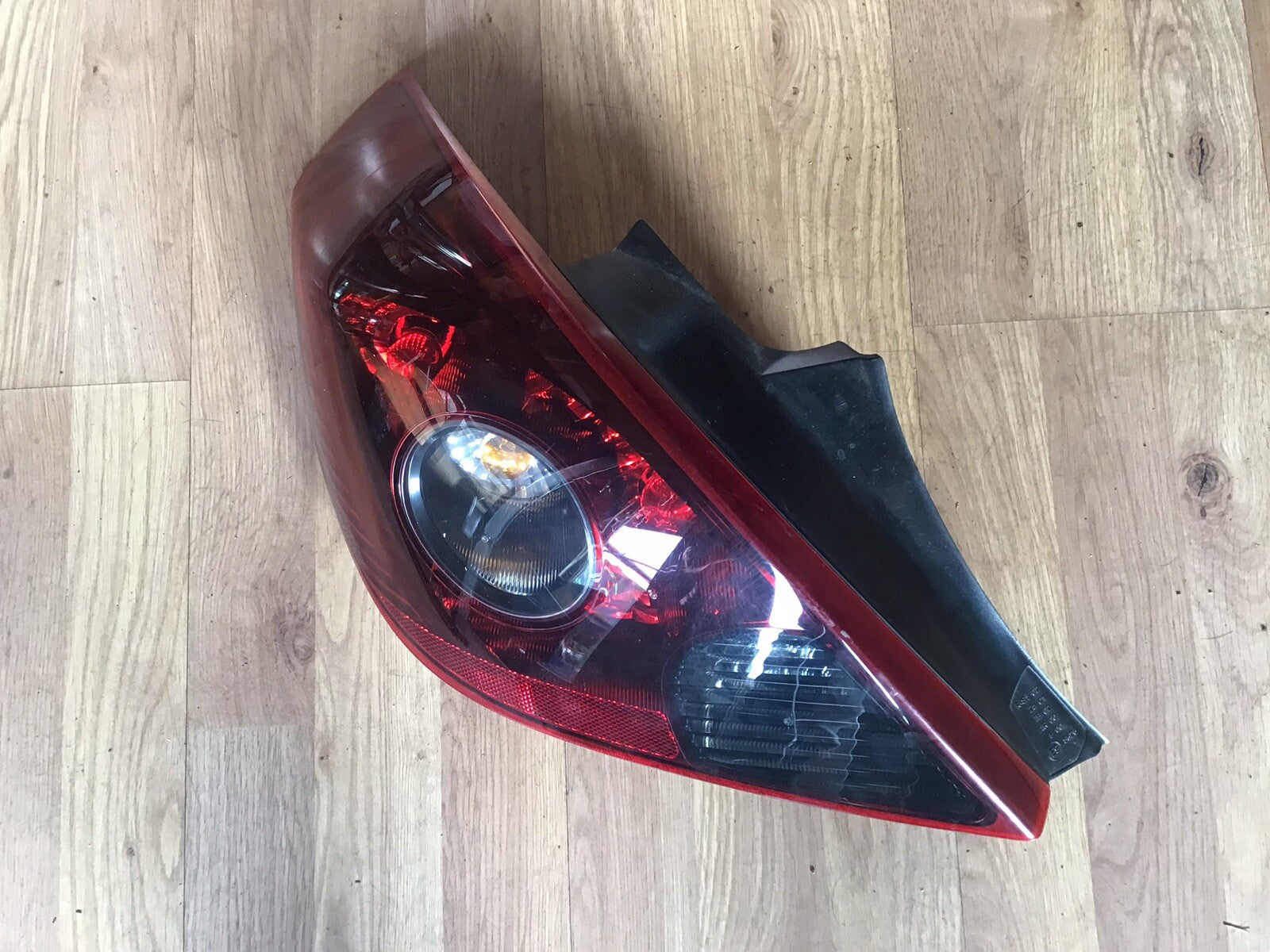VAUXHALL CORSA D PASSENGER'S SIDE N/S REAR LIGHT 13242813 3 DOOR 2007 20140
