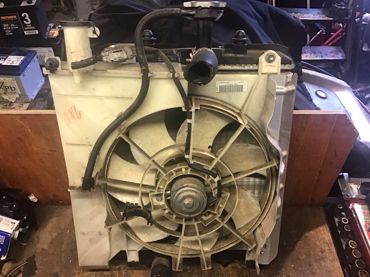 CITROEN C1 PEUGEOT 107 AYGO 1.0 PETROL RADIATOR FAN 16360 0Q010 00 2005 20148