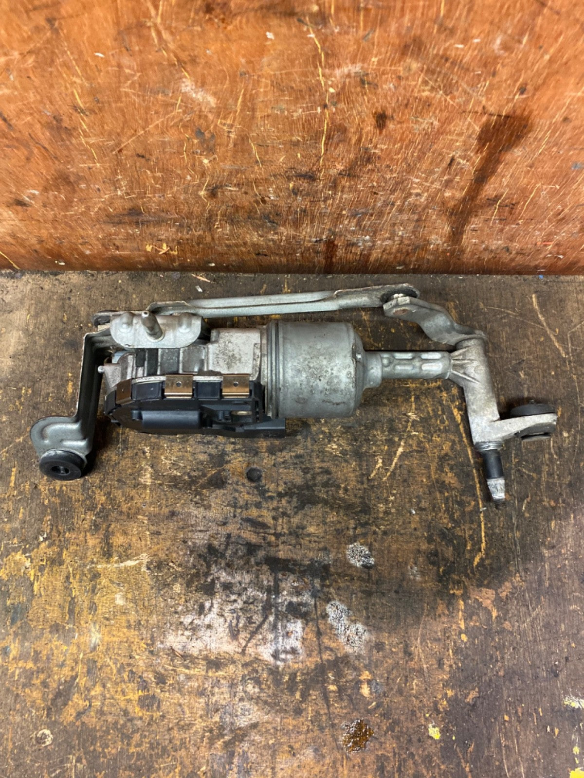 VOLKSWAGEN GOLF PLUS LEFT FRONT WIPER MOTOR 339020881  2005 201010