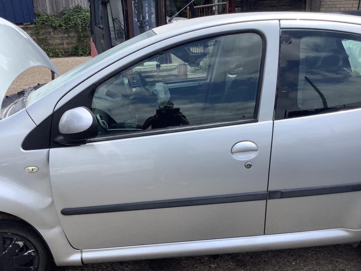 PEUGEOT 107 PASSENGERS SIDE N/S DOOR GRIS GALLIUM PAINT CODE KTB 2005 20143