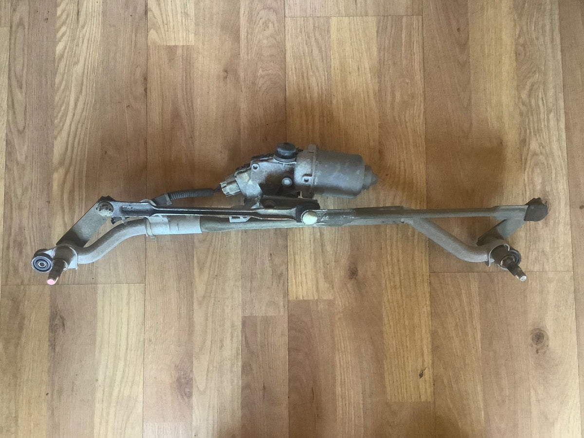TOYOTA IQ FRONT WIPER MOTOR AND LINKAGE 85110 74040 2009 20142