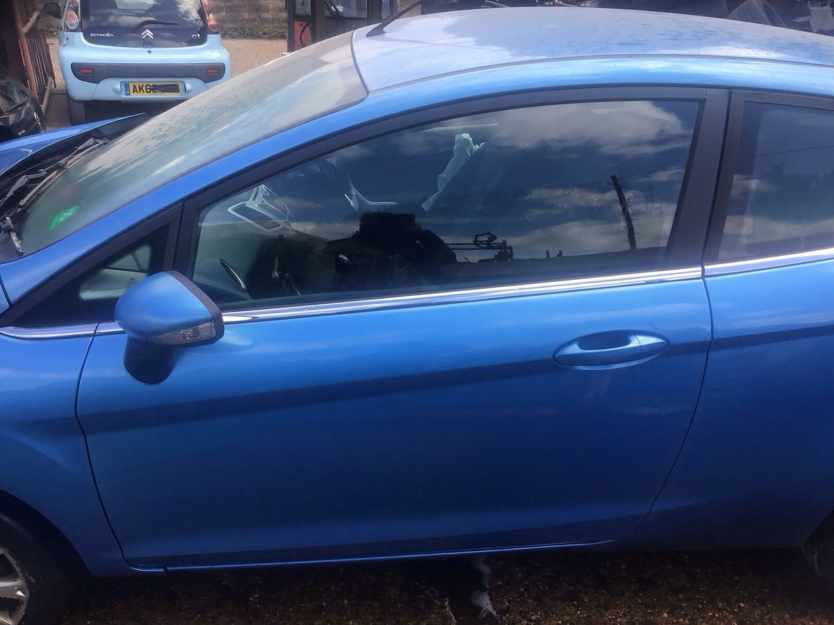 FORD FIESTA MK7 PASSENGERS SIDE N/S FRONT DOOR VISION BLUE METTALLIC 3 DOOR 8 170