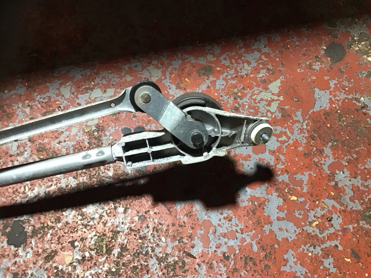 NISSAN JUKE J15 FRONT WIPER MOTOR AND LINKAGE  28800 1KEOC 2014 20197