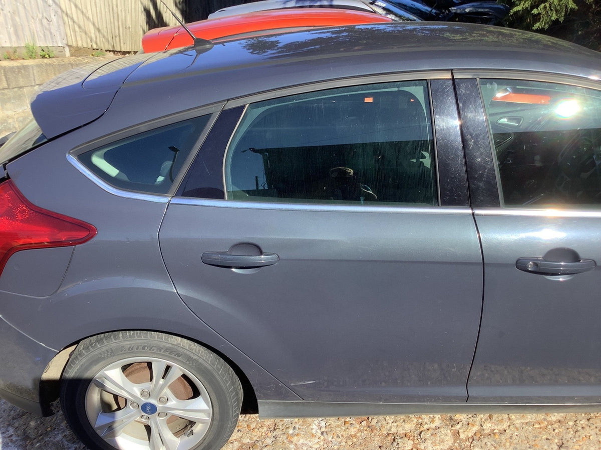 FORD FOCUS MK3 DRIVER'S SIDE O/S REAR DOOR MIDNIGHT SKY  2011 20151