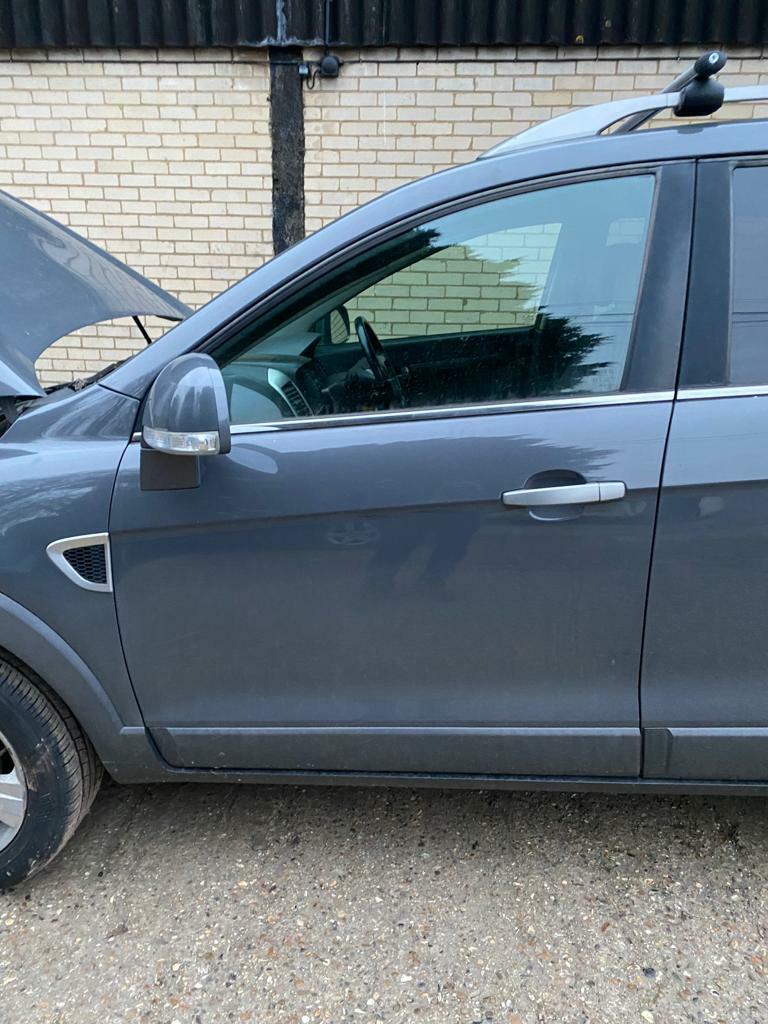 CHEVROLET CAPTIVA N/S PASSENGERS SIDE FRONT DOOR IN GREY 2007 20140