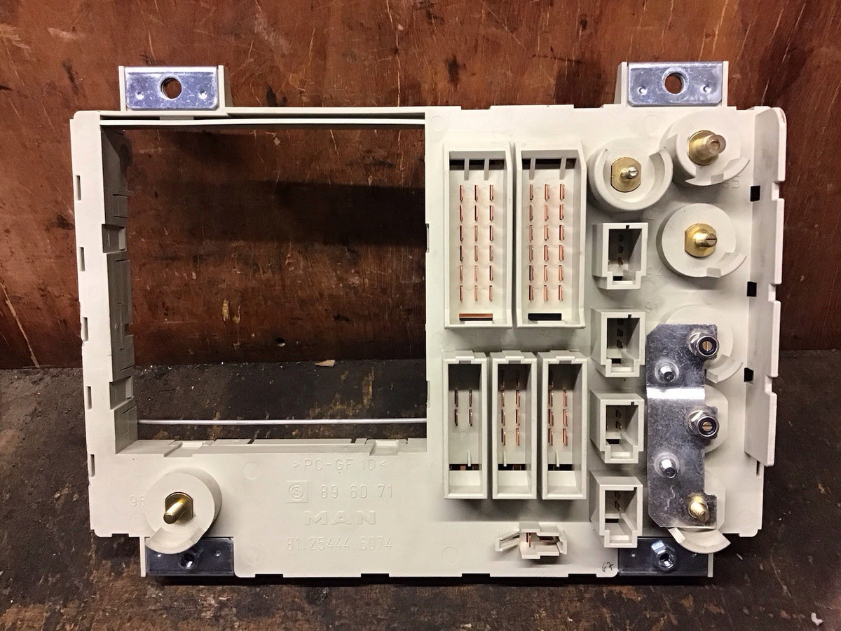 MAN TGX TGS FUSE BOX 81.25444.6074 EURO 6 2015 20202