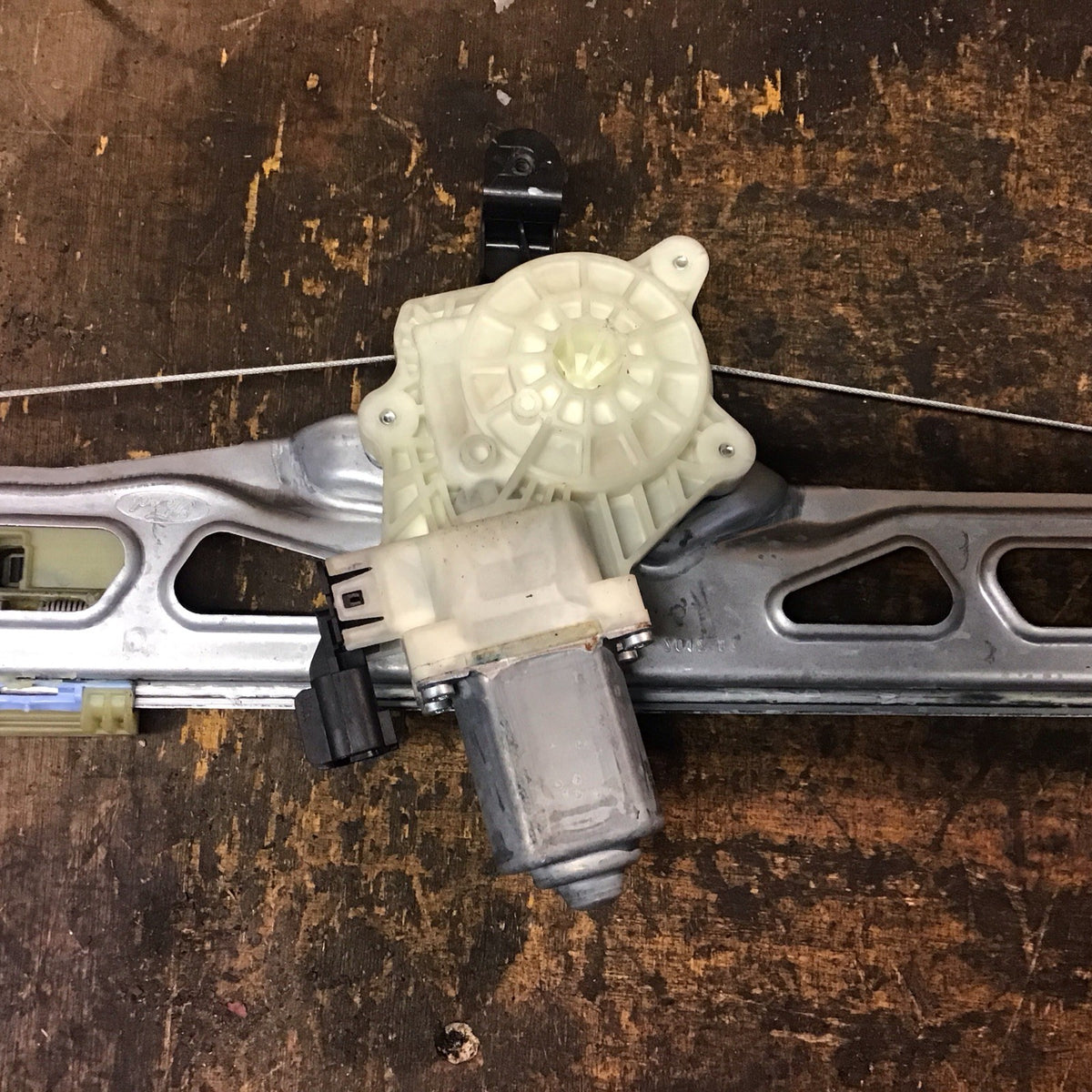 FORD TRANSIT CUSTOM PASSENGERS SIDE WINDOW MOTOR REGULATOR BK21 V23201 BD 17 194