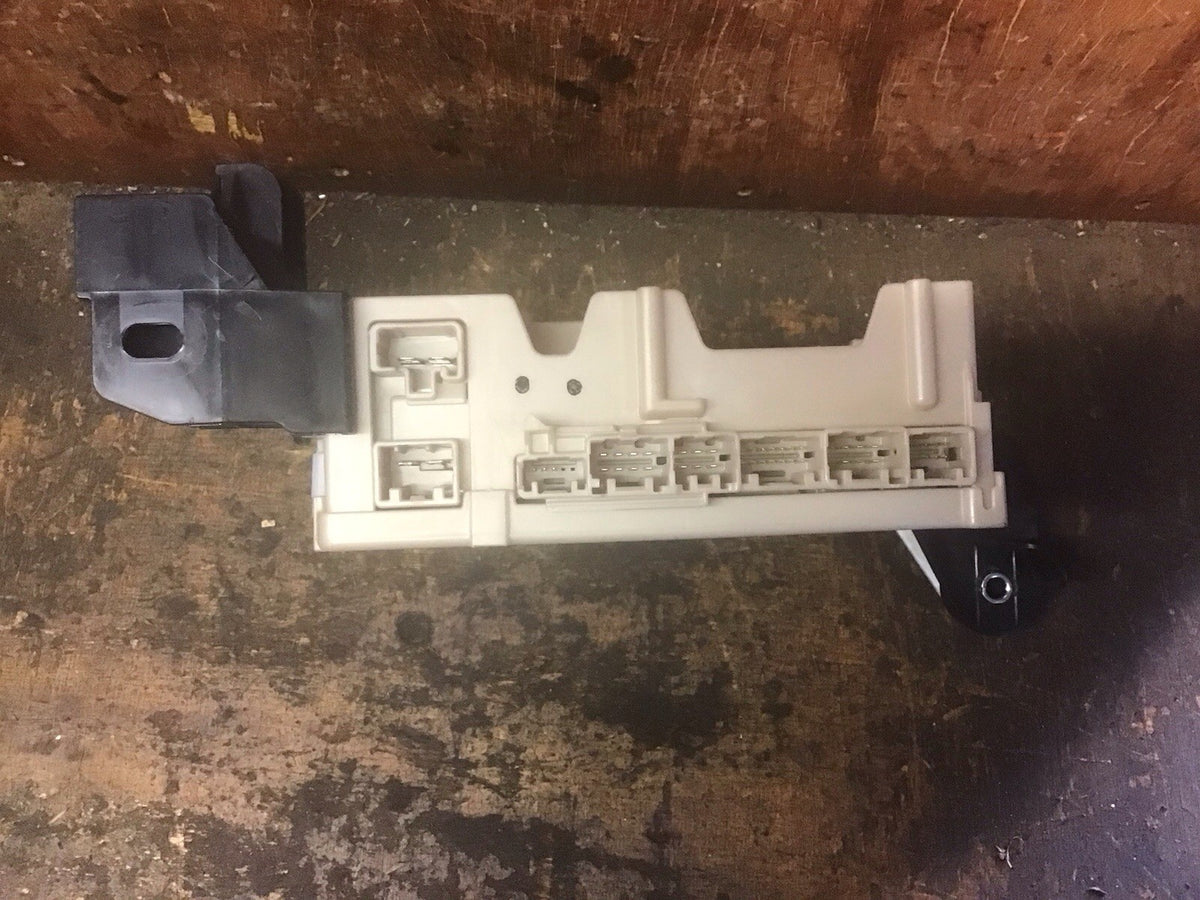 TOYOTA AYGO PEUGEOT 108 CITROEN C1 FUSE BOX BCM 82730 0H030 A 2015 20224