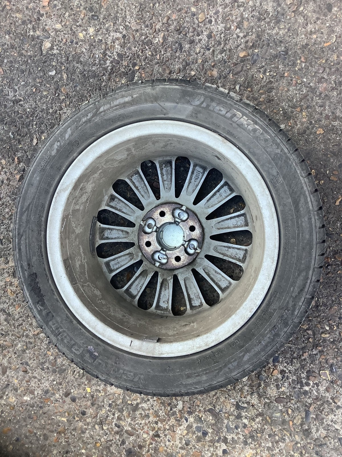 FORD KA MK2 ALLOY WHEEL 15'' TYRE 195X50X15 9S5J 1007 BA 2009 20157