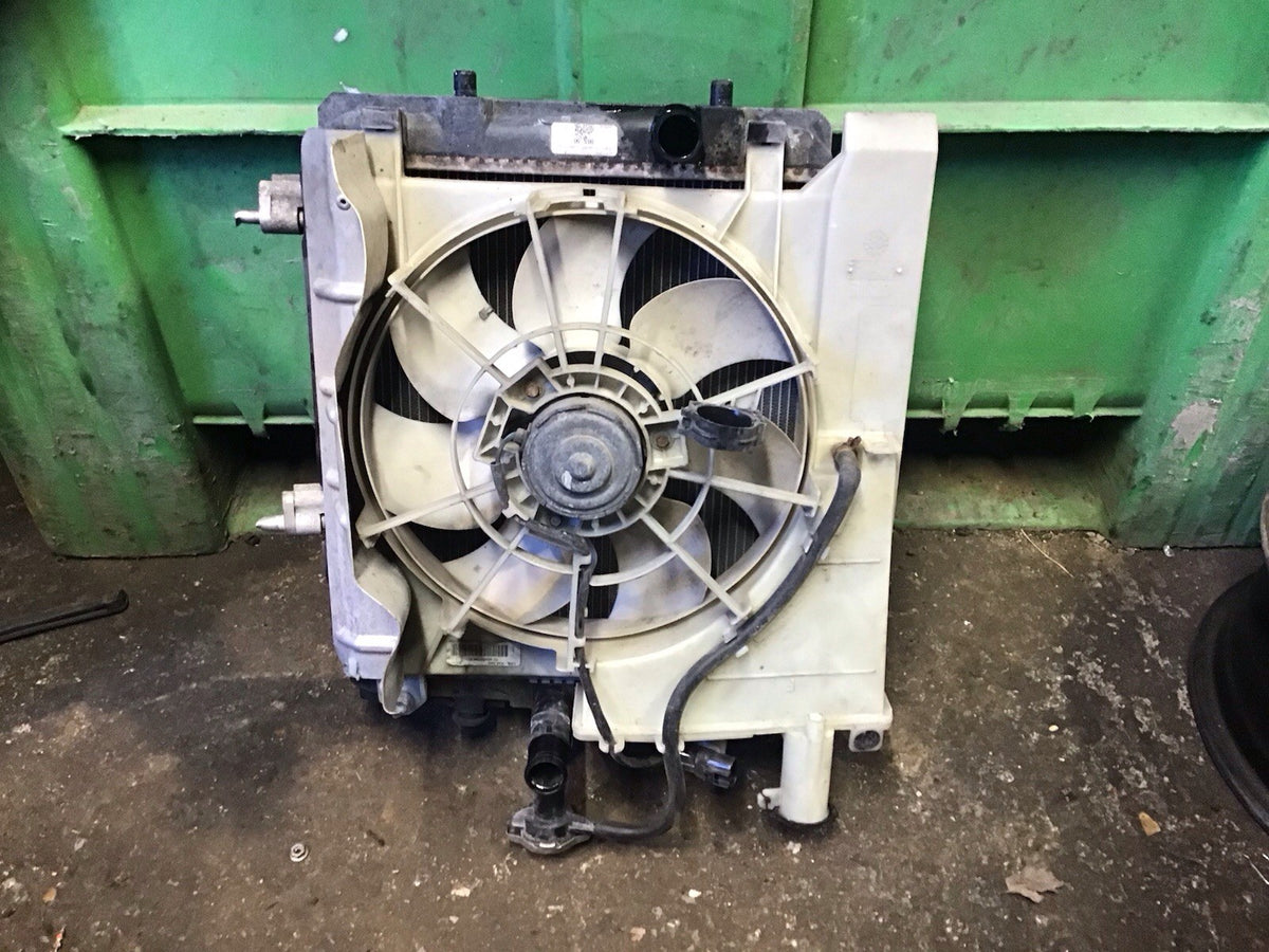 PEUGEOT 107 1.0 PETROL RADIATOR FAN COWLING  16360 0Q020 00 2005 20122